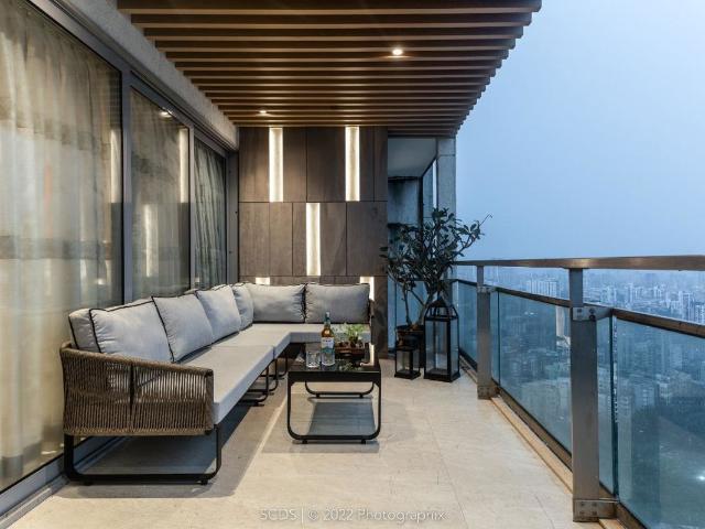Rental | 4 BHK + Servant Room 1900 Sq.Ft. Apartment in Runwal Elegante