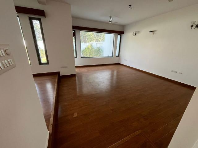 Rental | 4 BHK + Servant Room 1000 Sq.Yd. Independent House in Friends Colony