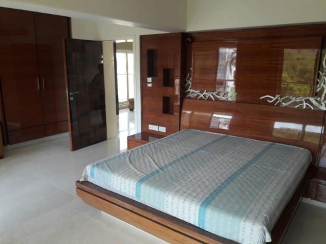 Rental | 4 BHK + Servant Room 2400 Sq.Ft. Apartment in Vijay Golden Peak