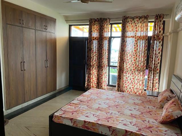 Rental | 4 BHK + Servant Room 2450 Sq.Ft. Apartment in Dwarka