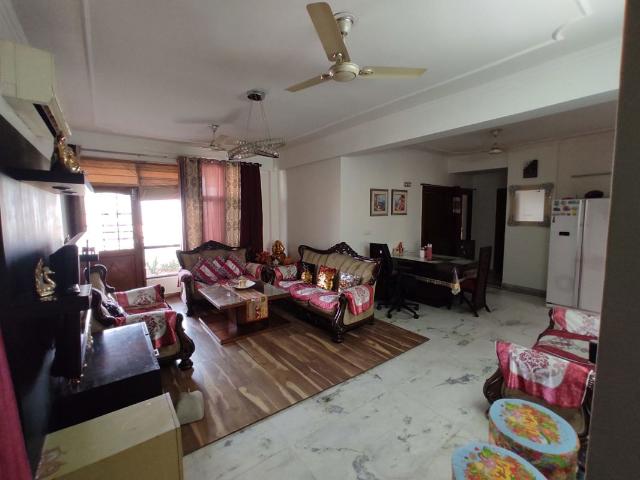 Rental | 4 BHK + Servant Room 2500 Sq.Ft. Apartment in Sector 45