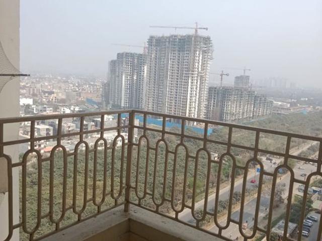 Rental | 4 BHK + Servant Room 2575 Sq.Ft. Apartment in Mahagun Mirabella
