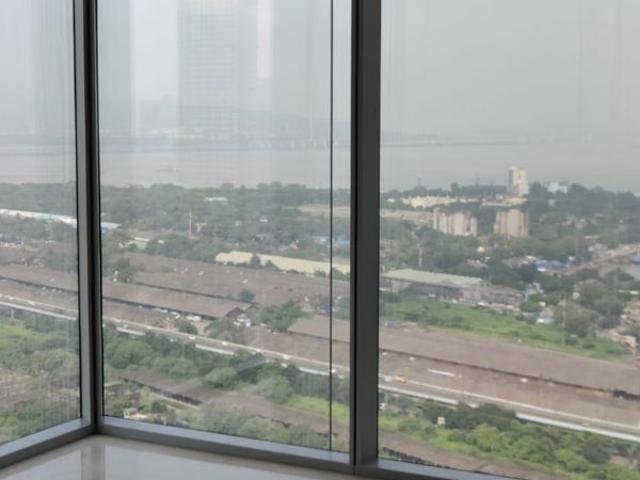 Rental | 4 BHK + Servant Room 2670 Sq.Ft. Apartment in Rustomjee Crown