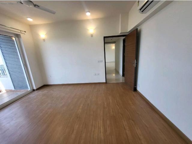 Rental | 4 BHK + Servant Room 2720 Sq.Ft. Apartment in Godrej Meridien