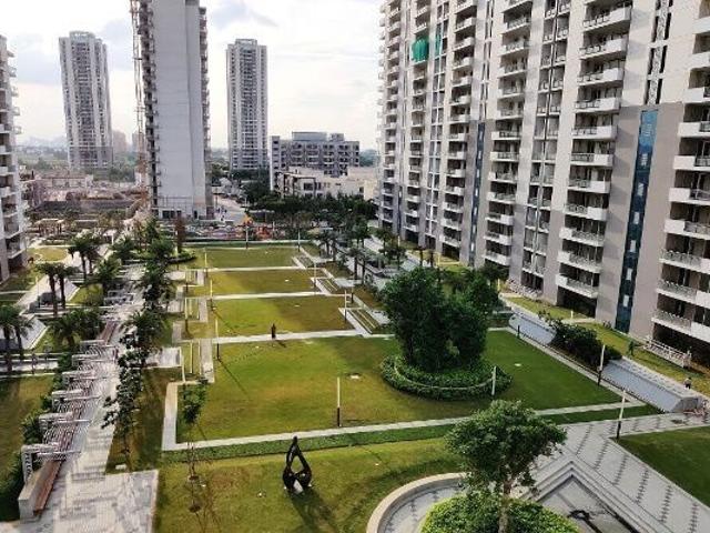 Rental | 4 BHK + Servant Room 2810 Sq.Ft. Apartment in DLF The Ultima
