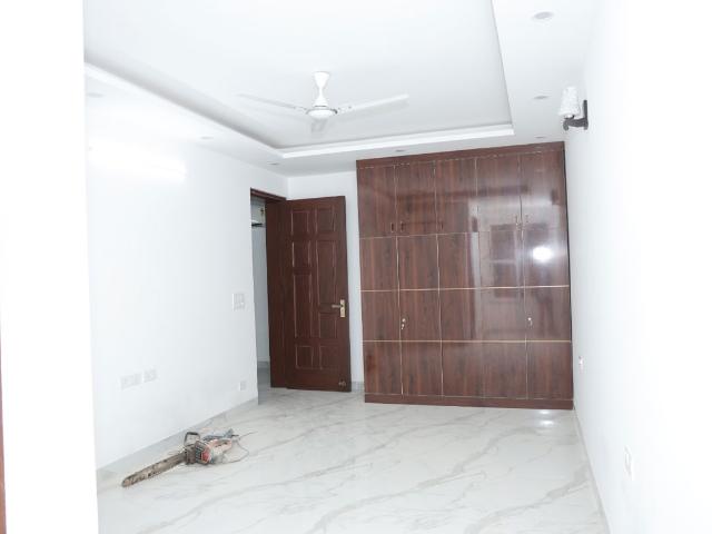 Rental | 4 BHK + Servant Room 2000 Sq.Ft. Apartment in Maharishi Dayanand CGHS