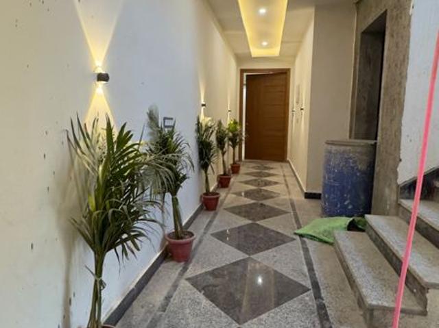 Rental | 4 BHK + Servant Room 2000 Sq.Ft. Apartment in Chattarpur
