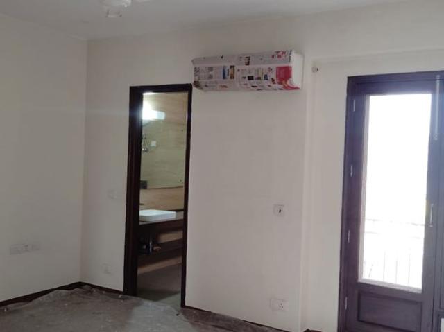 Rental | 4 BHK + Servant Room 2000 Sq.Ft. Apartment in Vasant Kunj