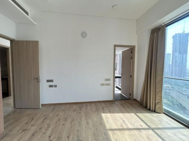 Rental | 4 BHK + Servant Room 2009 Sq.Ft. Apartment in Rustomjee Crown
