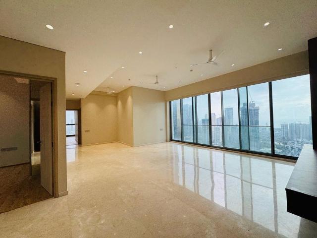 Rental | 4 BHK + Servant Room 2190 Sq.Ft. Apartment in Rustomjee Crown