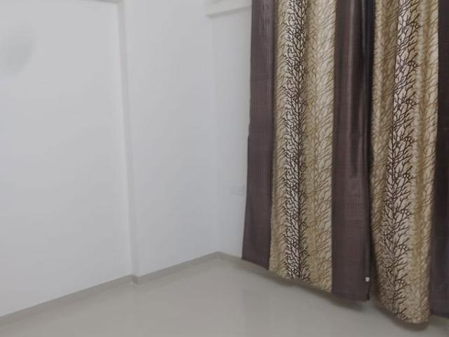 Rental | 4 BHK + Servant Room 2200 Sq.Ft. Apartment in The Parkland