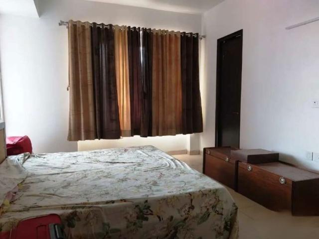 Rental | 4 BHK + Servant Room 2300 Sq.Ft. Apartment in Suraj Oranje Castle