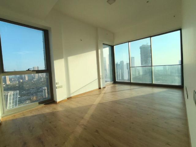 Rental | 4 BHK + Servant Room 2340 Sq.Ft. Apartment in Rustomjee Crown