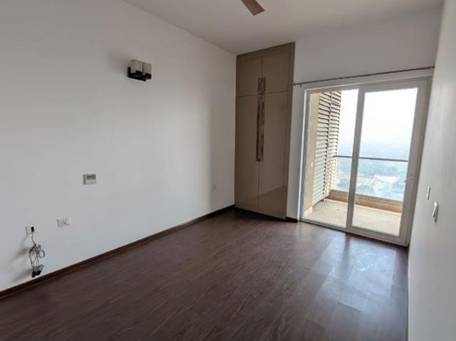Rental | 4 BHK + Servant Room 3750 Sq.Ft. Apartment in Jaypee Imperial Court