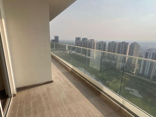 Rental | 4 BHK + Servant Room 3905 Sq.Ft. Apartment in Kalpataru Vista