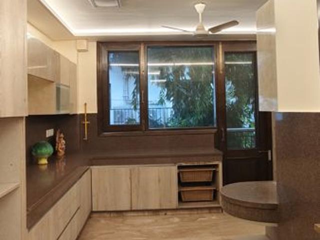 Rental | 4 BHK + Servant Room 325 Sq.Ft. Apartment in Defence Colony