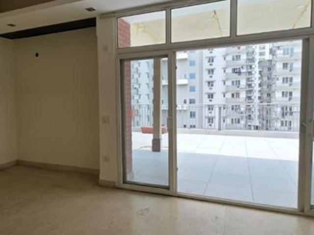Rental | 4 BHK + Servant Room 3300 Sq.Ft. Penthouse in Mahagun Maestro