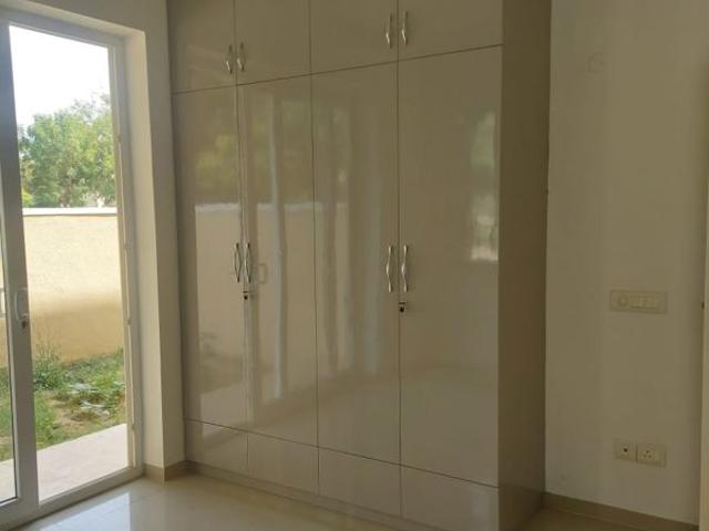 Rental | 4 BHK + Servant Room 3317 Sq.Ft. Villa in Nirvana Country Birch Court