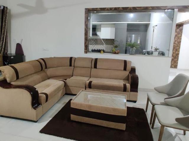 Rental | 4 BHK + Servant Room 3335 Sq.Ft. Apartment in SNN Clermont