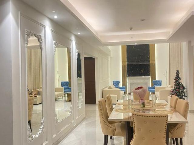 Rental | 4 BHK + Servant Room 4400 Sq.Ft. Apartment in Mahagun Mezzaria