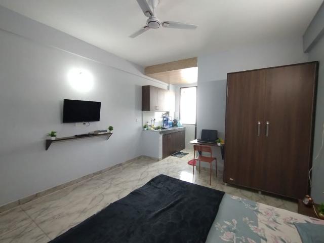 Rental | 4 BHK + Servant Room 400 Sq.Yd. Apartment in Anand Niketan
