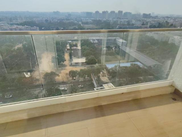 Rental | 4 BHK + Servant Room 4041 Sq.Ft. Apartment in Prestige White Meadows