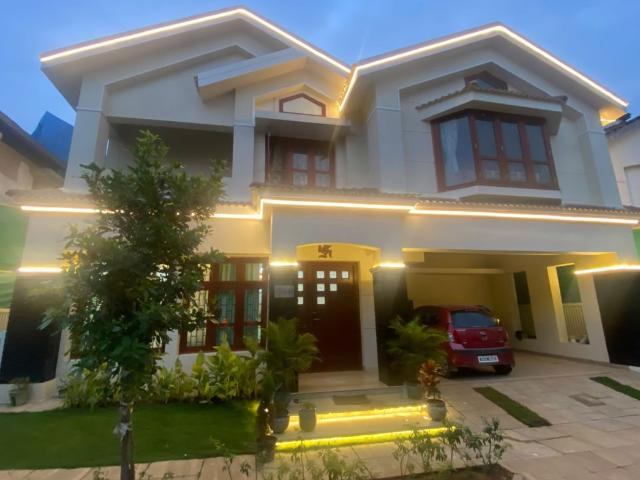 Rental | 4 BHK + Servant Room 4200 Sq.Ft. Villa in Nambiar Belleza
