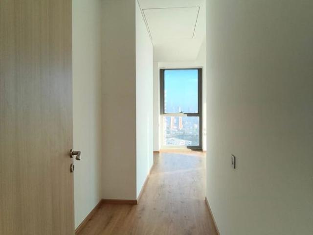 Rental | 4 BHK + Study Room 1586 Sq.Ft. Apartment in Rustomjee Crown