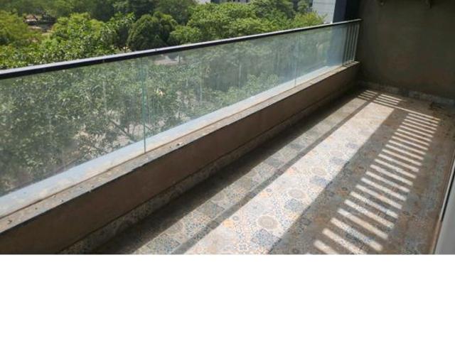 Rental | 4 BHK + Study Room 1975 Sq.Ft. Apartment in Emaar Emerald Floors Premier