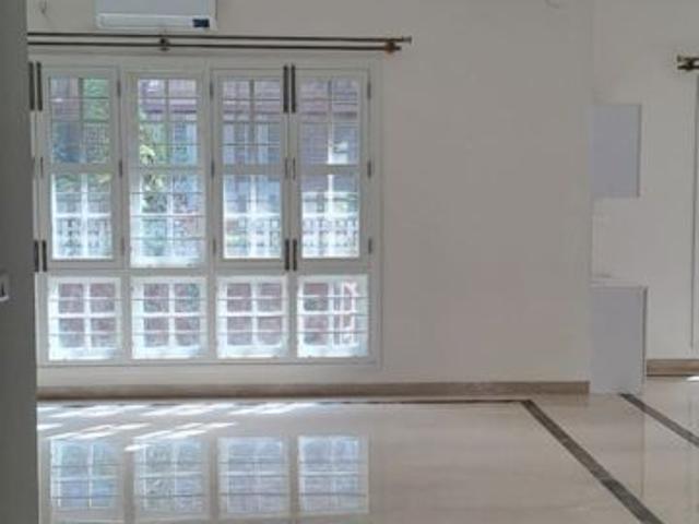 Rental | 4 BHK + Study Room 2400 Sq.Ft. Villa in Nambiar Belleza