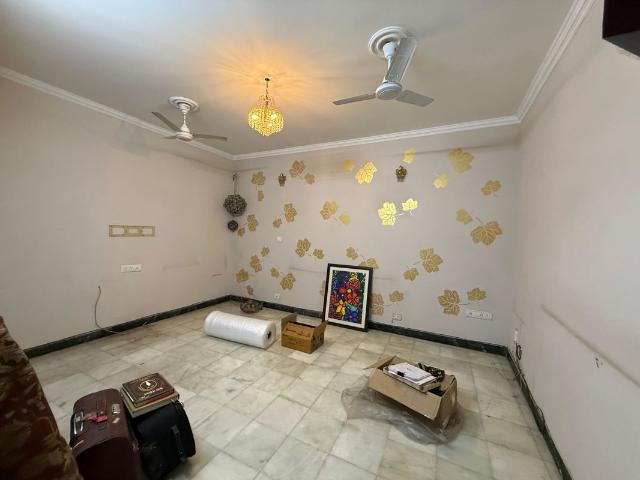 Rental | 4 BHK + Study Room 2500 Sq.Ft. Apartment in Vasant Kunj