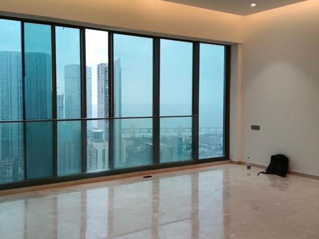 Rental | 4 BHK + Study Room 2500 Sq.Ft. Apartment in Rustomjee Crown