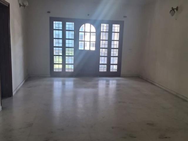 Rental | 4 BHK + Study Room 3400 Sq.Ft. Apartment in Windsor Court