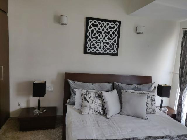 Rental | 4 BHK + Study Room 3500 Sq.Ft. Apartment in Mana Capitol