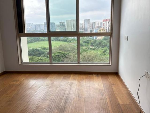 Rental | 4 BHK + Study Room,Extra Room 1350 Sq.Ft. Apartment in Godrej The Trees