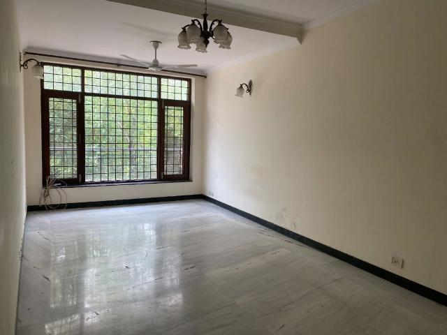 Rental | 4 BHK + Store Room 2400 Sq.Ft. Apartment in Vasant Kunj