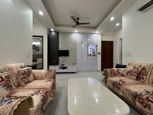 Rental | 4 BHK + Store Room 2500 Sq.Ft. Apartment in Sector 11 Dwarka