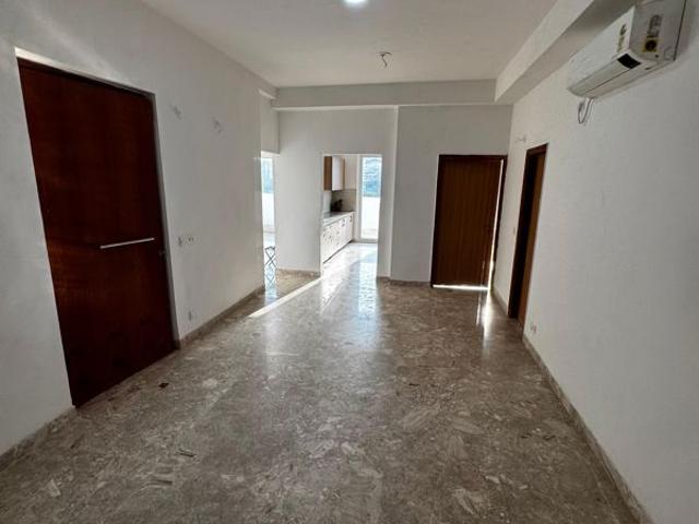 Rental | 4 BHK + Store Room 2700 Sq.Ft. Apartment in SS Linden