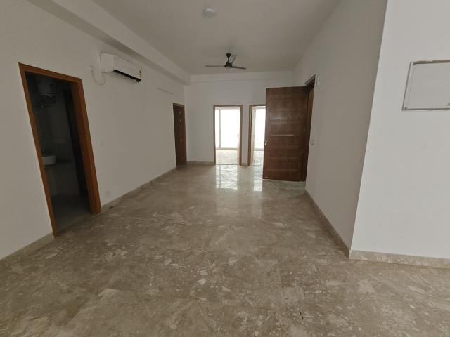 Rental | 4 BHK + Store Room 2800 Sq.Ft. Apartment in SS Linden