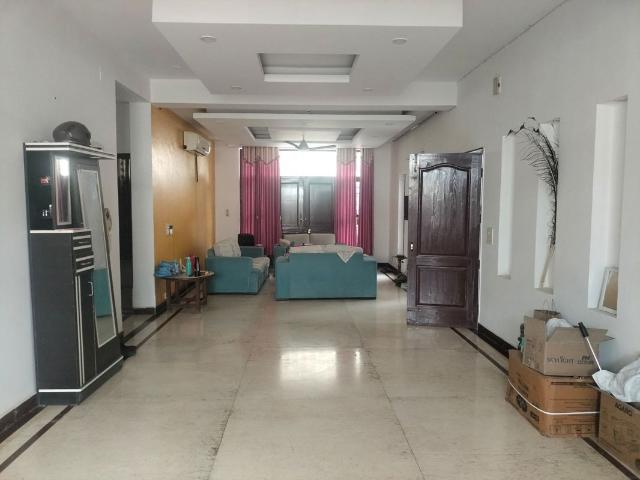 Rental | 4 BHK + Store Room 3000 Sq.Ft. Independent House in Sector 45