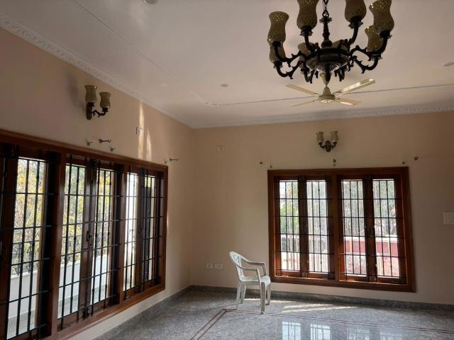 Rental | 4 BHK + Pooja Room 4000 Sq.Ft. Apartment in Rajmahal Apartments Sadashiva Nagar