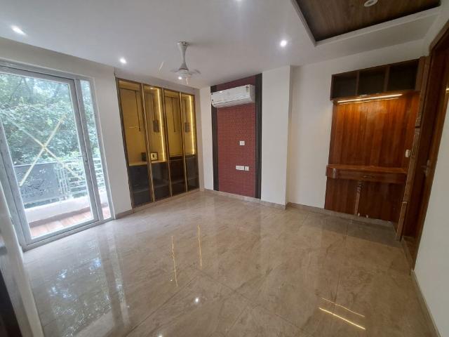 Rental | 4 BHK + Pooja Room 416 Sq.Yd. Apartment in Sector 25