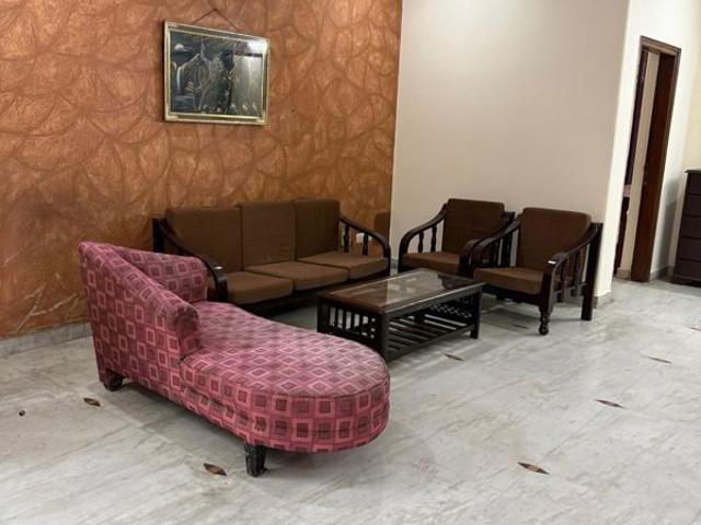 Rental | 4 BHK + Pooja Room 450 Sq.Mt. Independent House in RWA Apartments Sector 51