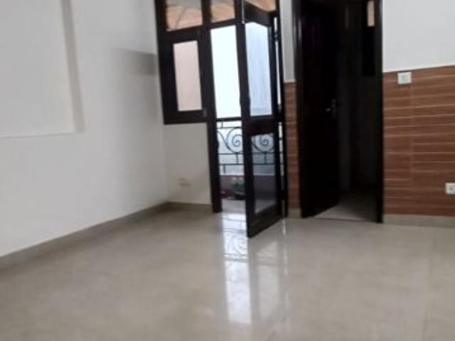 Rental | 4 BHK + Pooja Room 2000 Sq.Ft. Apartment in Sector 19 Dwarka
