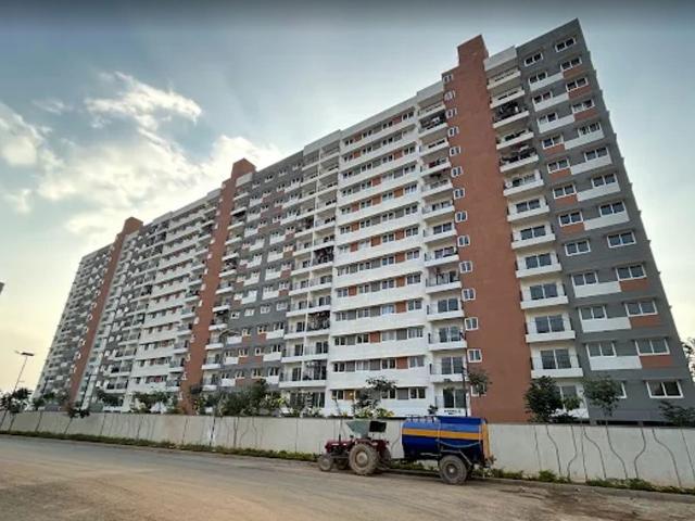 Rental | 4 BHK + Pooja Room 2400 Sq.Ft. Apartment in Kogilu
