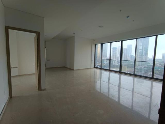 Rental | 4 BHK + Pooja Room 2400 Sq.Ft. Apartment in Rustomjee Crown