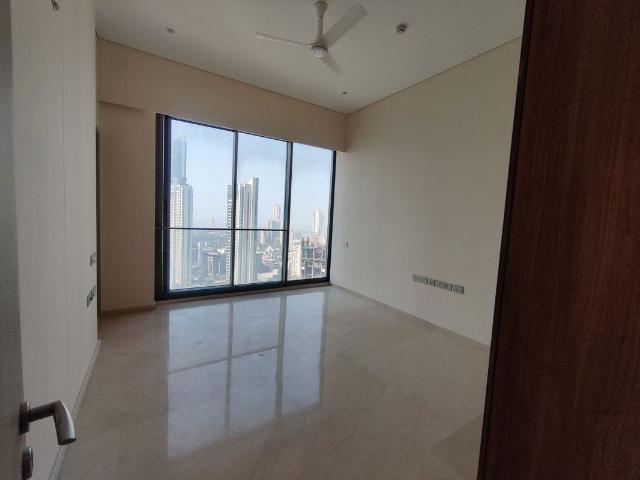Rental | 4 BHK + Pooja Room 2500 Sq.Ft. Apartment in Rustomjee Crown