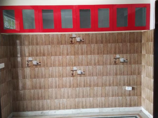 Rental | 4 BHK + Pooja Room 2500 Sq.Ft. Apartment in Sector 12