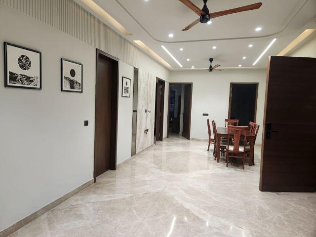 Rental | 4 BHK + Pooja Room 277 Sq.Yd. Apartment in Sushant Lok 2
