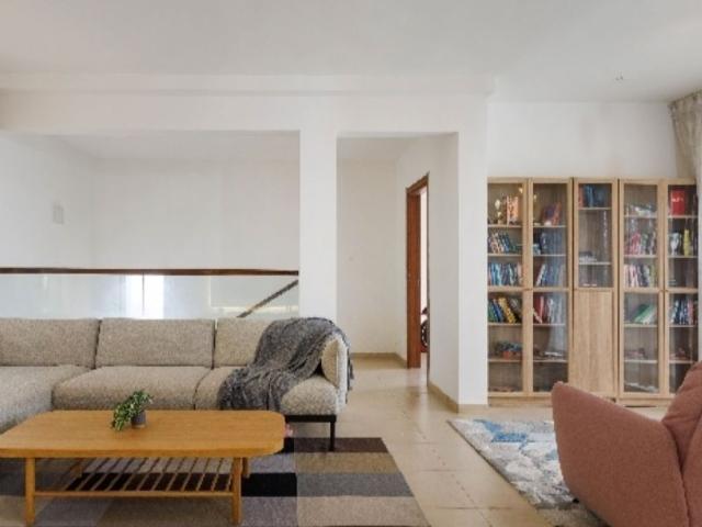 Rental | 4 BHK + Pooja Room 2800 Sq.Ft. Penthouse in Bhartiya Nikoo Homes Phase 2